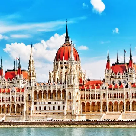 Lookery * Budapest